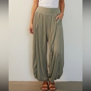 Bella Amore Tulip Hem Viscose Pull On Pants OS